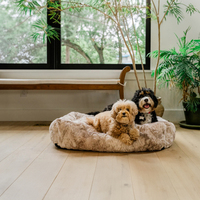 Hersteller Großhandel Hochwertige benutzer definierte Farben und Größe Logo Quadrat Luxus Komfortable Kunst pelz Hunde bett Hilfe beim Schlafen
