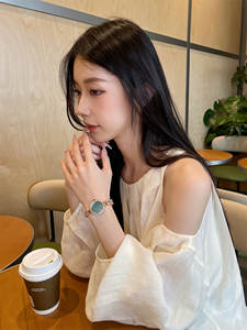 นาฬิกาข้อมือผู้หญิงหรูหรา Mermaid ขนาด 30 มม. ตัวเรือนทรงสี่เหลี่ยม ระบบควอตซ์ ประดับเพชร ดีไซน์หางปลา สายสแตนเลส - Product Image 6