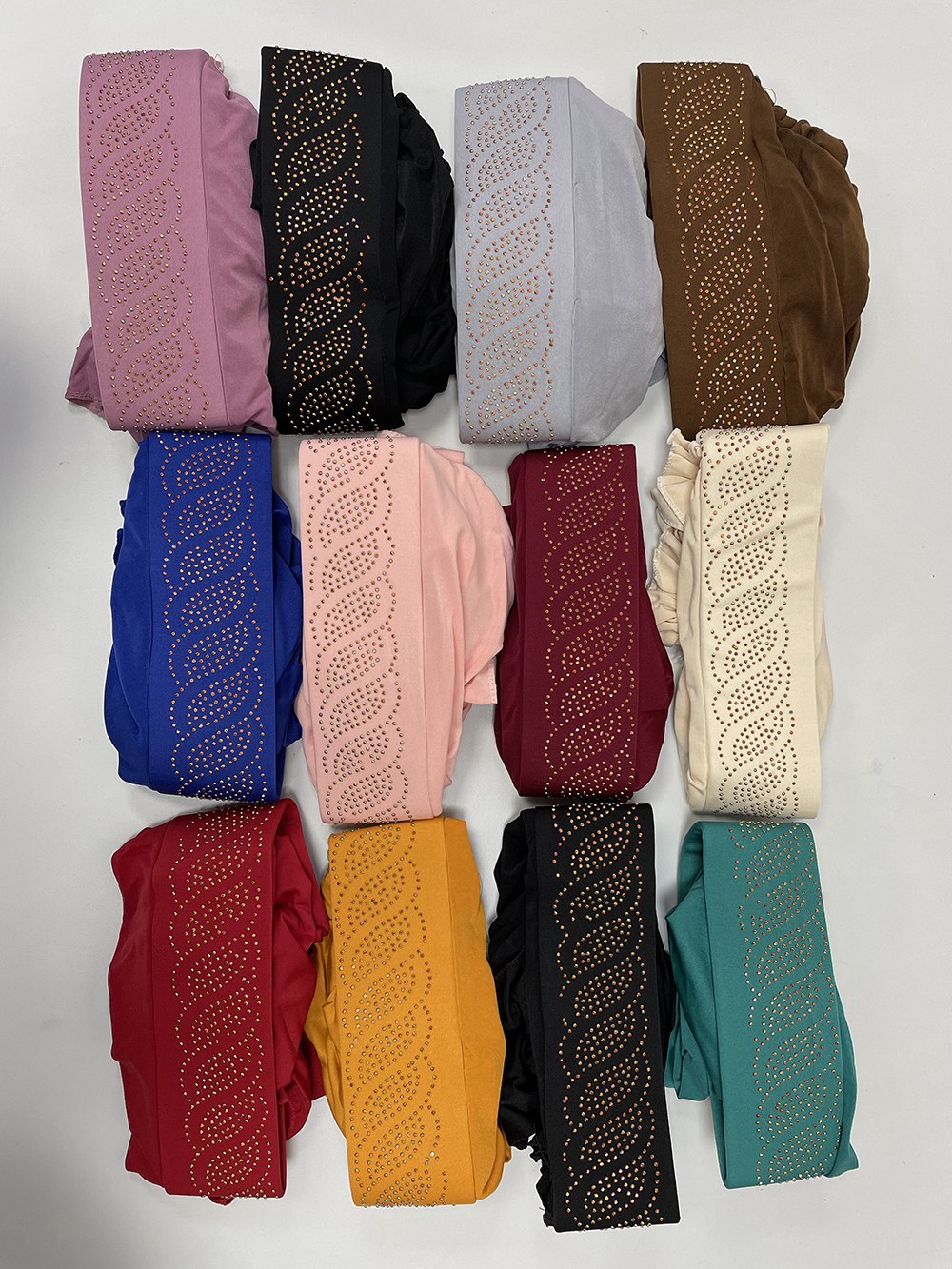 Comme sur l'image, couleurs mélangées par douzaine.
