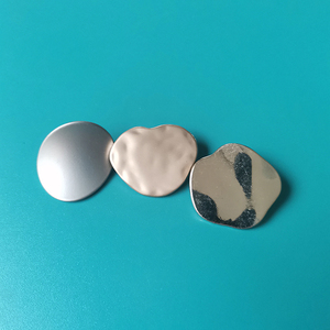 Nhà Máy Sản Xuất Tùy Chỉnh Hợp Kim Bán Buôn May Mặc Kim Loại Tay May Không Thường Xuyên Số Lượng Lớn Nút Cho Quần Áo Áo Sơ Mi - Product Image 3