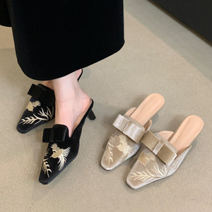 Mules à talons chaton pour femmes, style rétro, brodées, à talon bas de 5 cm, tendance - Product Image 6