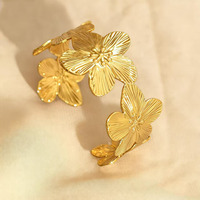 Bracelet ouvert en acier inoxydable plaqué or 18 carats, étanche, motif fleur, pour un usage quotidien