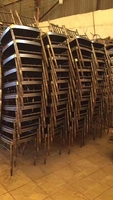 Chaise de banquet Chavari en acrylique Chaises Chiavari de location en métal et acier Napoléon pour hôtels et restaurants Cuisine empilable