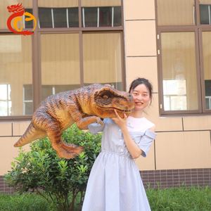 Marionnette de dinosaure bébé animatronique réaliste personnalisée - Étanche et résistante au soleil pour centres commerciaux et aéroports - Product Image 2