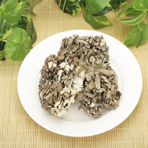 Raw Seco <span class=keywords><strong>Roble</strong></span> Arce Árbol Cultivado Grifola Frondosa <span class=keywords><strong>Seta</strong></span> Gallina <span class=keywords><strong>de</strong></span> las maderas Cabeza <span class=keywords><strong>de</strong></span> carnero para la venta - Product Image 3