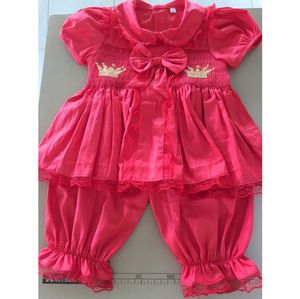 Vestido de bebé estilo español rosa con volantes y pantalones cortos, conjunto con bordado de corona dorada y ribete de encaje, ropa de dormir para niña. - Product Image 4