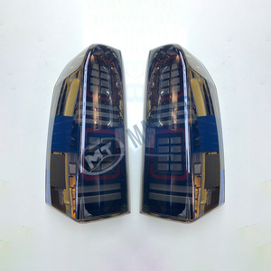 Adecuado para la actualización de Nissan Patrol Y61 de 2005 a 2022 con conjunto de luces traseras LED y direccionales secuenciales. - Product Image 1