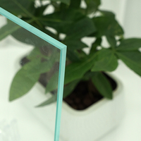 Verre feuilleté ultra-transparent, verre courbé épais coloré, adapté aux balustrades de salle de bain, de cuisine et de salon.