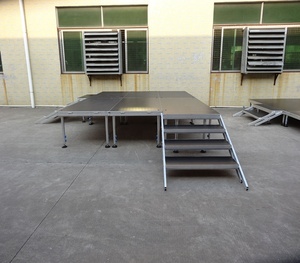 Escenario portátil de aluminio usado de montaje rápido para eventos de conciertos 1x2m - Product Image 1