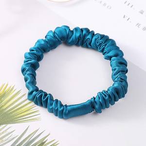 मिनिमलिस्ट स्टाइल सिल्कवर्म फाइन स्क्रंचीज़ रियल सिल्क होम स्क्रंचीज़ - Product Image 4