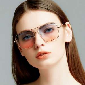 Lunettes de soleil carrées vintage tendance pour hommes et femmes avec logo personnalisé, monture métallique, protection UV400, double pont, vente chaude - Product Image 1