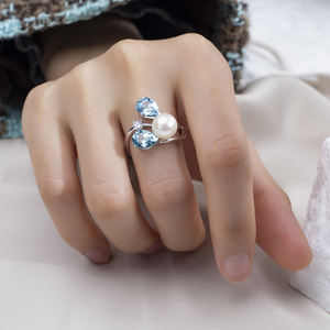 แหวนเมสซี่ จิวเวลรี่ รุ่น MSR-1632 ทอง 18K รูปทรงลูกแพร์ ประดับพลอยอะความารีนและไข่มุกน้ำจืด - Product Image 6