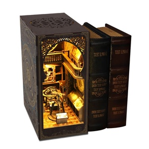 Fabricant de maison de poupée en bois DIY Book Nook Kit Miniature Eco-Friendly Book Nook 3d Puzzles en bois pour <span class=keywords><strong>adultes</strong></span> - Product Image 1
