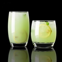 Ensemble de verres transparents élégants, parfaits pour Instagram, pour la photographie culinaire, la photographie de boissons et la décoration de cuisine moderne