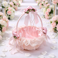 Keranjang Rotan Anyaman Tangan Romantis yang Dapat Dilepas dengan Pita Renda, Mutiara, dan Bunga untuk Dekorasi Pesta Pengiring Pengantin