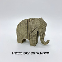 Sculpture d'animal abstrait personnalisé Statue en résine de cheval éléphant girafe Objets décoratifs d'art moderne pour la décoration intérieure minimaliste