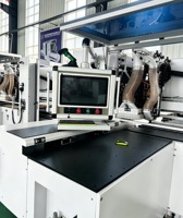 Centre d'usinage CNC six faces pour le travail du bois avec moteur et engrenages pour la fabrication de meubles sur mesure
