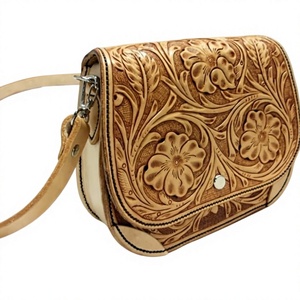 Bolso Cruzado de Piel Genuina para Hombre y Mujer, de Moda, para Negocios y Viajes, Impermeable, con Cremallera, Logotipo Bordado, Detalles de Piedra, 2L, Uso Diario - Product Image 6
