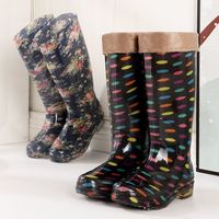 Botte de pluie en PVC pour hommes chaussures imperméables tissu floral plus velours coton chaud hiver chaussures en caoutchouc en gros pour hommes