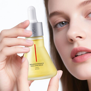Sérum de Soin Double Couche Personnalisé au Logo, Éclat et <span class=keywords><strong>Résilience</strong></span>, 30% Huile 70% Aqueux, à base de Squalane Végétal pour un Effet Raffermissant Glacé - Product Image 1