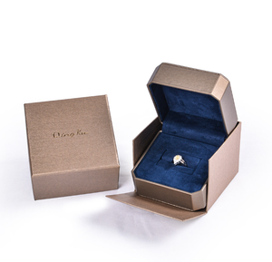 Boîte à bijoux carrée double ouverture personnalisable en matériau de pulpe, impression dorée à chaud, fermeture magnétique, logo couleur personnalisée - Product Image 1