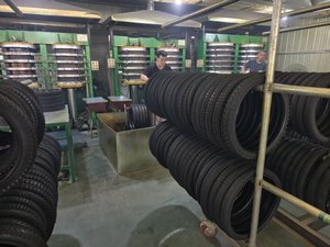 Neumáticos de Bicicleta de 24 y <span class=keywords><strong>26</strong></span> Pulgadas al por Mayor de Fábrica China, Neumáticos de Goma Duraderos para Bicicleta de Montaña y Carretera, Antipinchazos, OEM Personalizado - Product Image 2