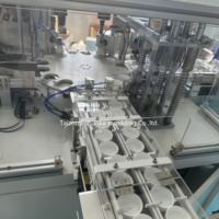 Machine d'assemblage de bouchons de sécurité pour enfants pour bouteilles PET, machine d'assemblage de bouchons en plastique à l'épreuve des enfants et machines à garnir