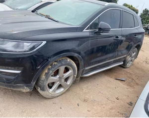 Pièces de démontage pour véhicule <span class=keywords><strong>Lincoln</strong></span> MKC 2.0T d'occasion (2016-2018) – Ensemble complet comprenant la calandre avant, les pare-chocs, le couvercle de coffre, les panneaux latéraux et le toit ouvrant - Product Image 3