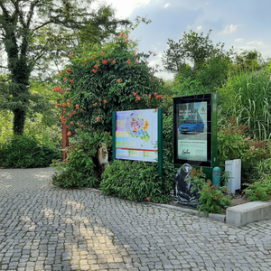 Tótem de publicidad Digital al aire libre impermeable 1080P Pantalla táctil LCD 3000NITs IP65 Señalización de quiosco - Product Image 1