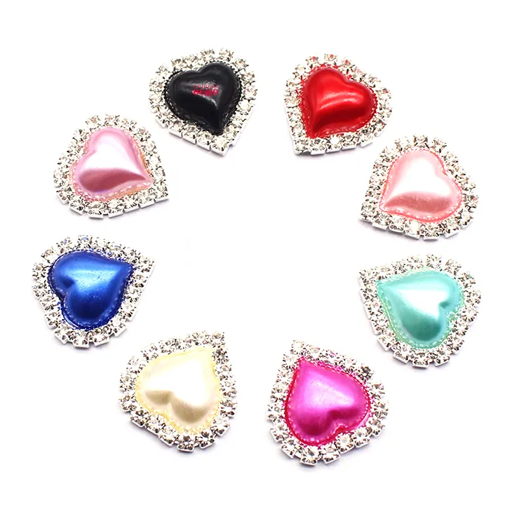All'ingrosso bottoni di perle a forma di cuore Flat Back in lega di cristallo strass bottoni per abito da sposa accessori decorativi per cucire