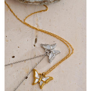 जिनयू 2177 नए आगमन स्टेनलेस स्टील गोल्ड प्लेटेड नेकलेस 3 डी तितली सफेद शेल पंख पेलेंट हार - Product Image 4