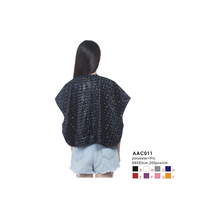 Cape de Coiffeur Imperméable Antiadhésive avec Col Ajustable à Boutons Pression Grande Taille pour Salon de Coiffure et Lavage des Cheveux Logo Personnalisé