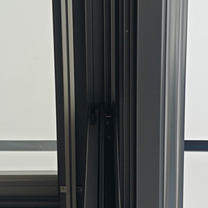 Fenêtres coulissantes en alliage d'aluminium à haute efficacité énergétique Deioux avec verre trempé double couche pour maison OEM ODM personnalisées - Product Image 5