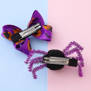 Pinzas para el pelo de araña de simulación de Halloween para niños, pasadores con lazo de cinta, divertidos accesorios para el pelo de araña de peluche para fiestas - Product Image 3