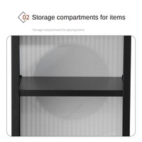 Comptoir d'accueil noir tendance avec design cannelé et accent circulaire sur le devant, pupitre moderne pour présentations carrées en église et en conférence