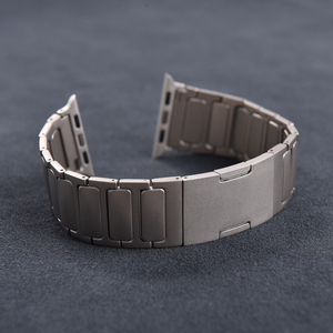 สายนาฬิกาไทเทเนียมแบบปรับได้ พร้อมตัวล็อคโลหะไทเทเนียม - Product Image 1