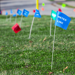 कस्टम 3x5 4x6 डबल पक्षीय वाटरप्रूफ इको-फ्रेंडली pvc रेशम स्क्रीन मुद्रित स्टील वायर ट्रेल अल्ट्रा मैराथन के लिए झंडे चिह्नित - Product Image 1