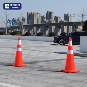 Baoye PVC personalizar cono de tráfico reflectante 28 "36 PVC seguridad carreteras señal Flexible colorido cono de tráfico - Product Image 5