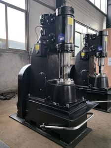 Macchinario di forgiatura del metallo efficiente del martello di potenza del fabbro con il componente del motore del nucleo - Product Image 2