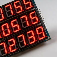 Module de panneau TFT 7 segments personnalisé avec une luminosité élevée de 1500 nits, distance de vision de 10 m, 12 V CC pour tableau de scores électronique et minuteur