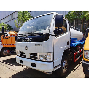 Camión Cisterna Dongfeng de 6 Ruedas 4X2 Diésel 3000L Euro 3 con Sistema de Rociado de Agua - Product Image 2