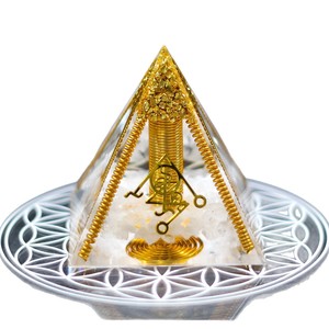 Ornement pyramidal en époxy cristallin 6 8 10 cm, gravure interne, décoration d'intérieur, objets de collection - Product Image 5