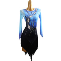 Robe de danse courte à col rond et manches longues avec dégradé de couleurs, strass et franges pour la danse latine, performance et compétition