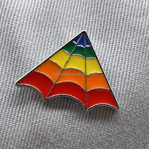 Aangepaste Reversspelden Liefde Is Liefde Lgbt Trots Regenboogvlag Zacht Email Broche Hoed Kleding Pin Badge - Product Image 5