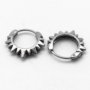 Pendientes Huggie Yunnique con Puntas de Acero de Titanio, Joyería Geométrica Unisex de Moda, Otoño 2024, Guangzhou - Product Image 2