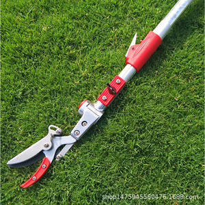 Tijeras de Podar Telescópicas Liu Sheng de Acero Inoxidable, Ajustables y Giratorias para Ramas Altas, Color Rojo, Hechas en Taiwán - Product Image 1