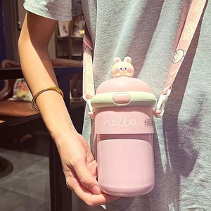 Tazza da Viaggio in Plastica Sostenibile per Bambini, 500ml, con Cinturino, Nuova, Portatile, per Studenti e Ragazze, Vendita all'Ingrosso - Product Image 4