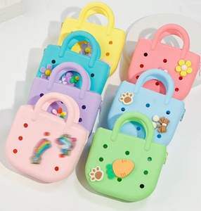 Adorable mini pochette en silicone pour sac à main, kit de papeterie DIY pour enfants, comprenant un bloc-notes, des autocollants, des fournitures scolaires portables colorées et mignonnes - Product Image 2