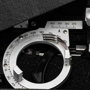 Montura de Prueba Óptica UTF-4880, Totalmente Ajustable, Tipo Universal, Segmentos Refractivos, Optometría - Product Image 3