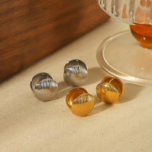 ต่างหูแบบกลมลายเปลือกหอย 18K ทองไทเทเนียมเหล็ก ดีไซน์ทรงเรขาคณิต สำหรับผู้หญิง เครื่องประดับแฟชั่น TE6634 - Product Image 4